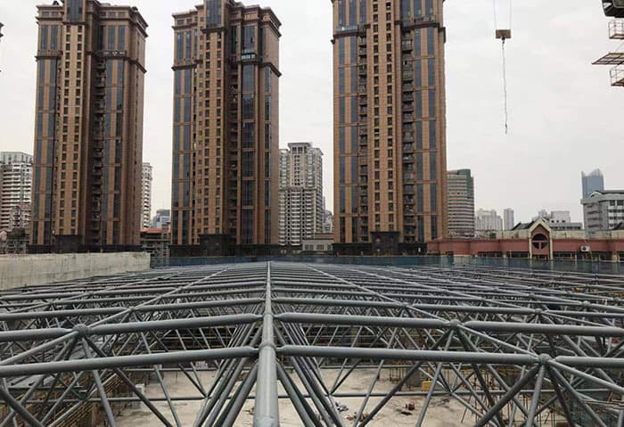 网架加工之眼跳岩对管桁架的影响